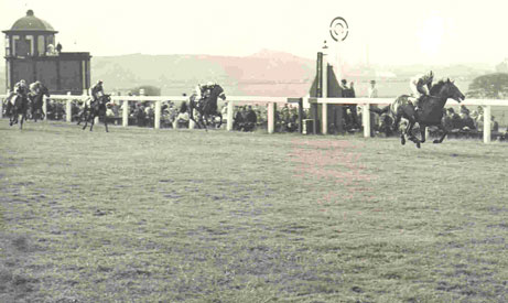 Mrs. Marie Oates’ horse winning the Cesarowich abt 1954.